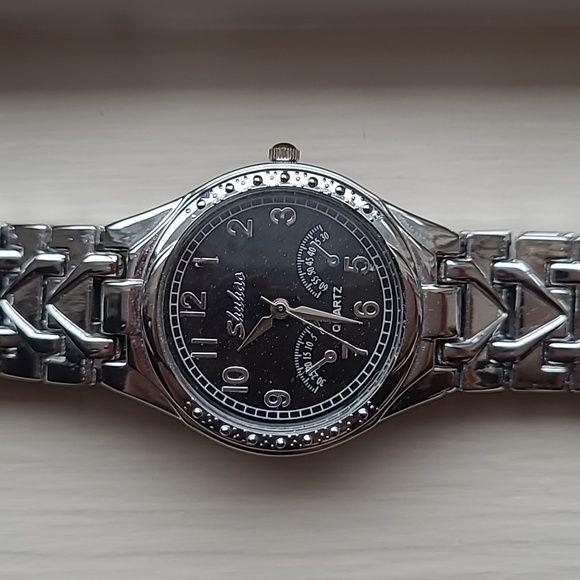 Quartz Watch - Picture 5 of 10